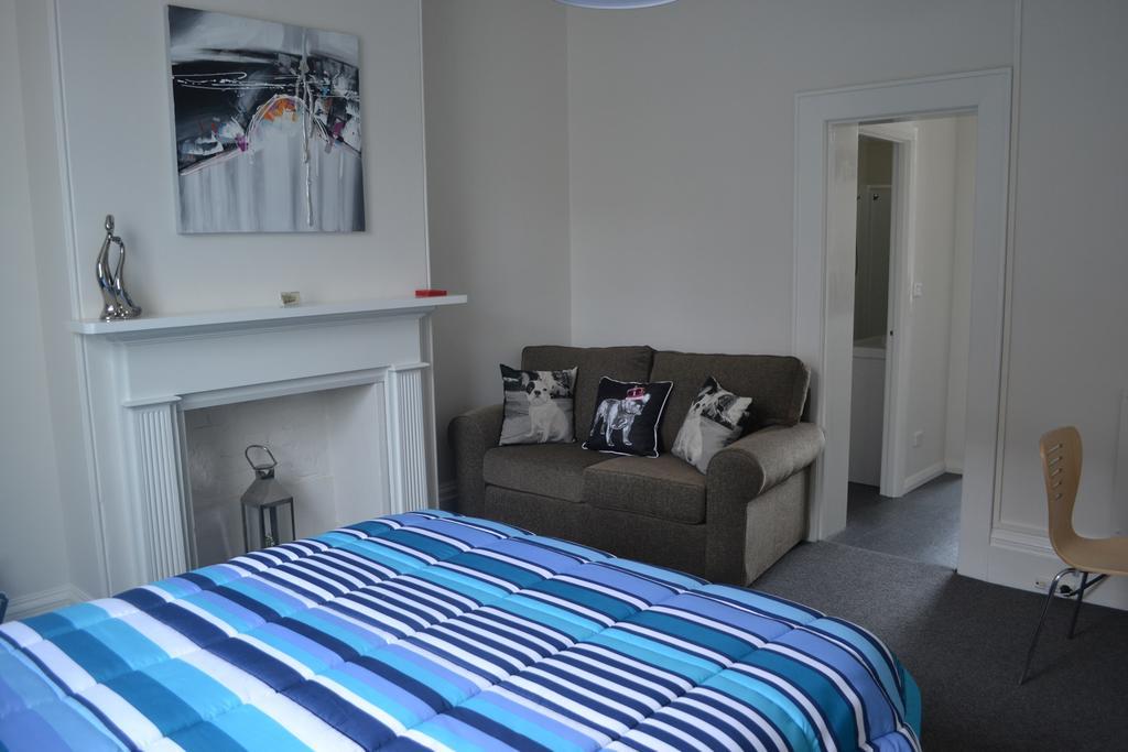 Portsea Place Hobart Room photo
