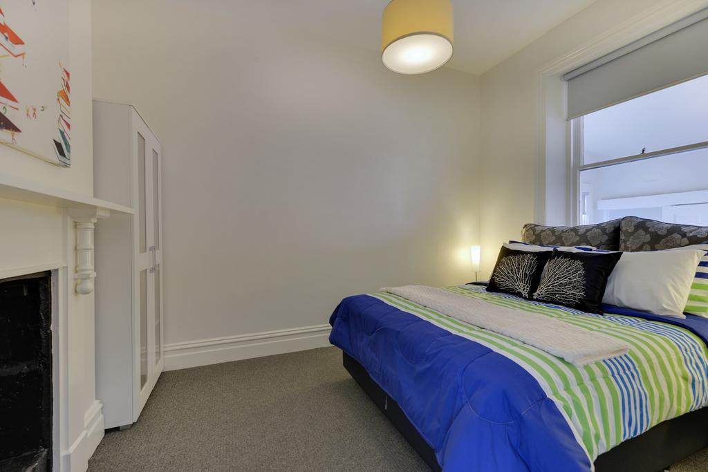 Portsea Place Hobart Room photo